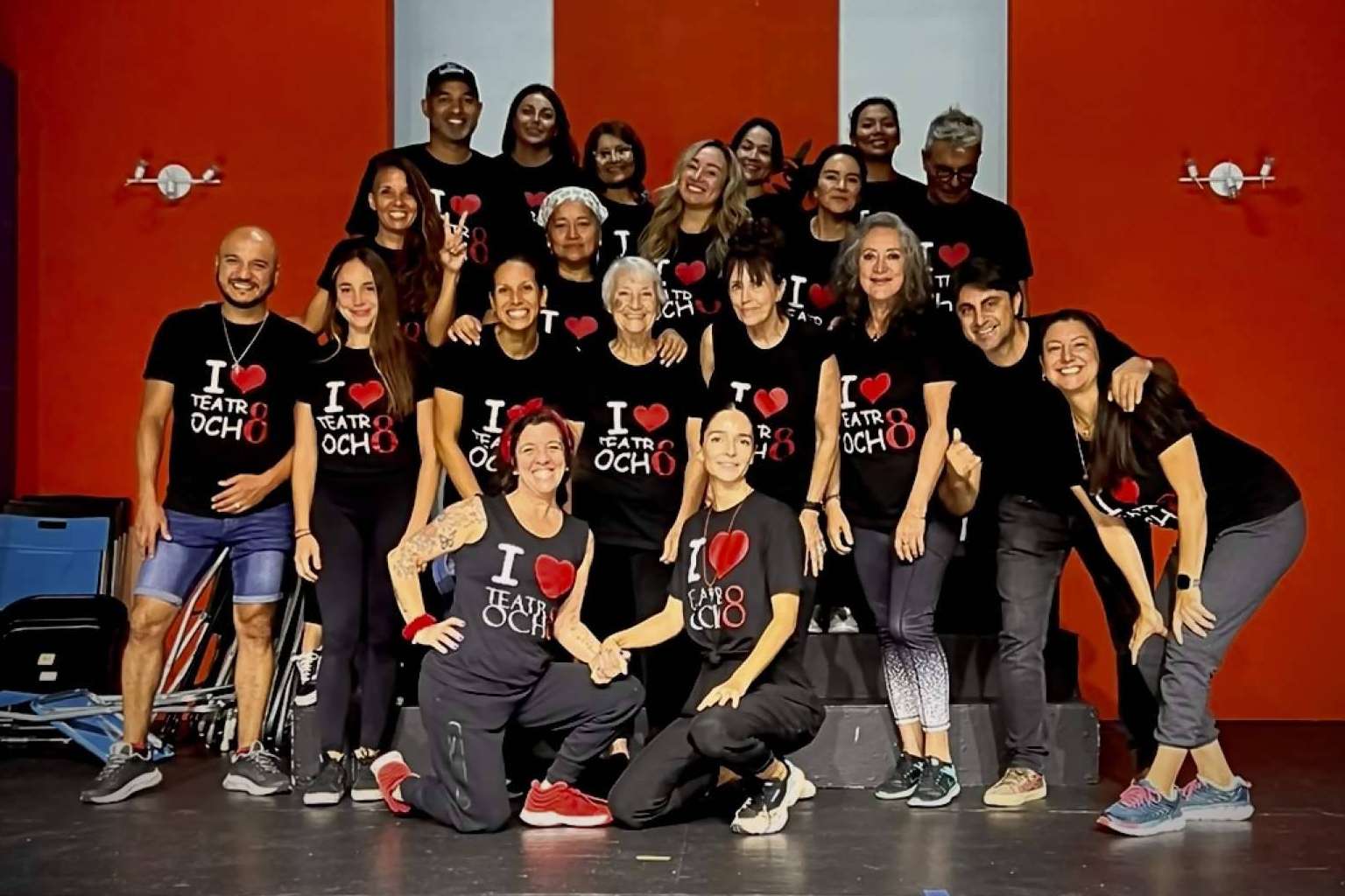 El taller de teatro impartido por Jessica Álvarez Dieguez (Argentina) y Elena Medina (España) de Teatro 8