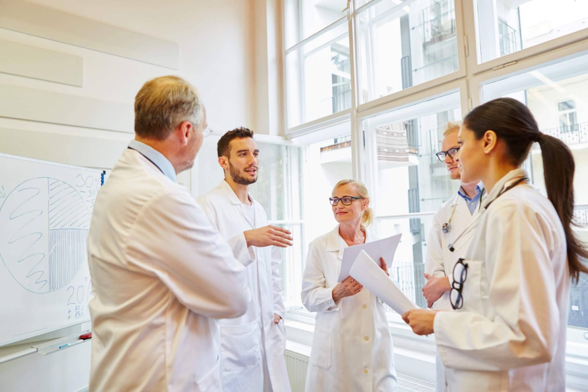 ¿Por qué el seguro de responsabilidad civil médica es una protección esencial para profesionales de la salud?
