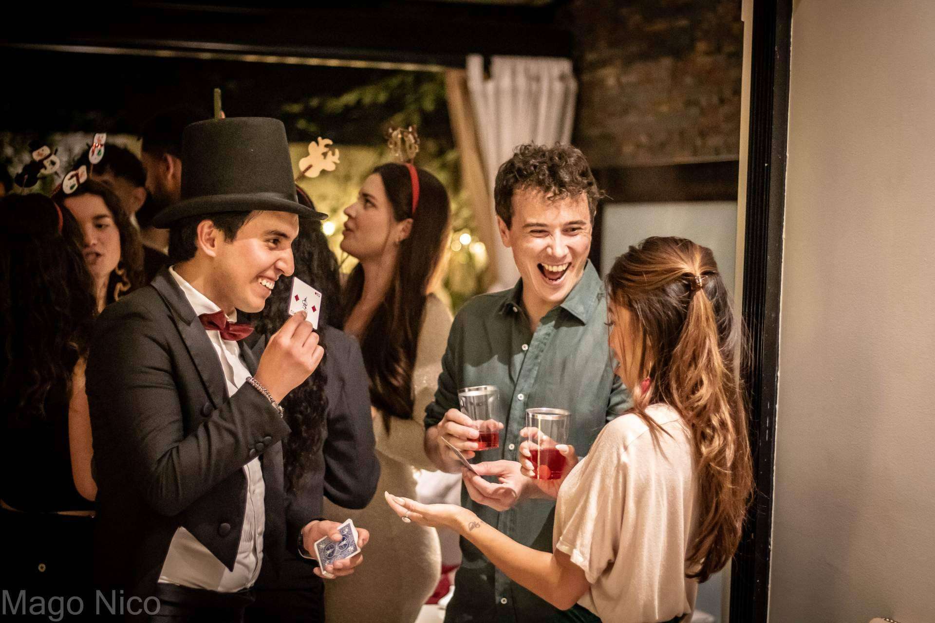 Espectáculos de magia para todo tipo de eventos con el Mago Nico Aguilar