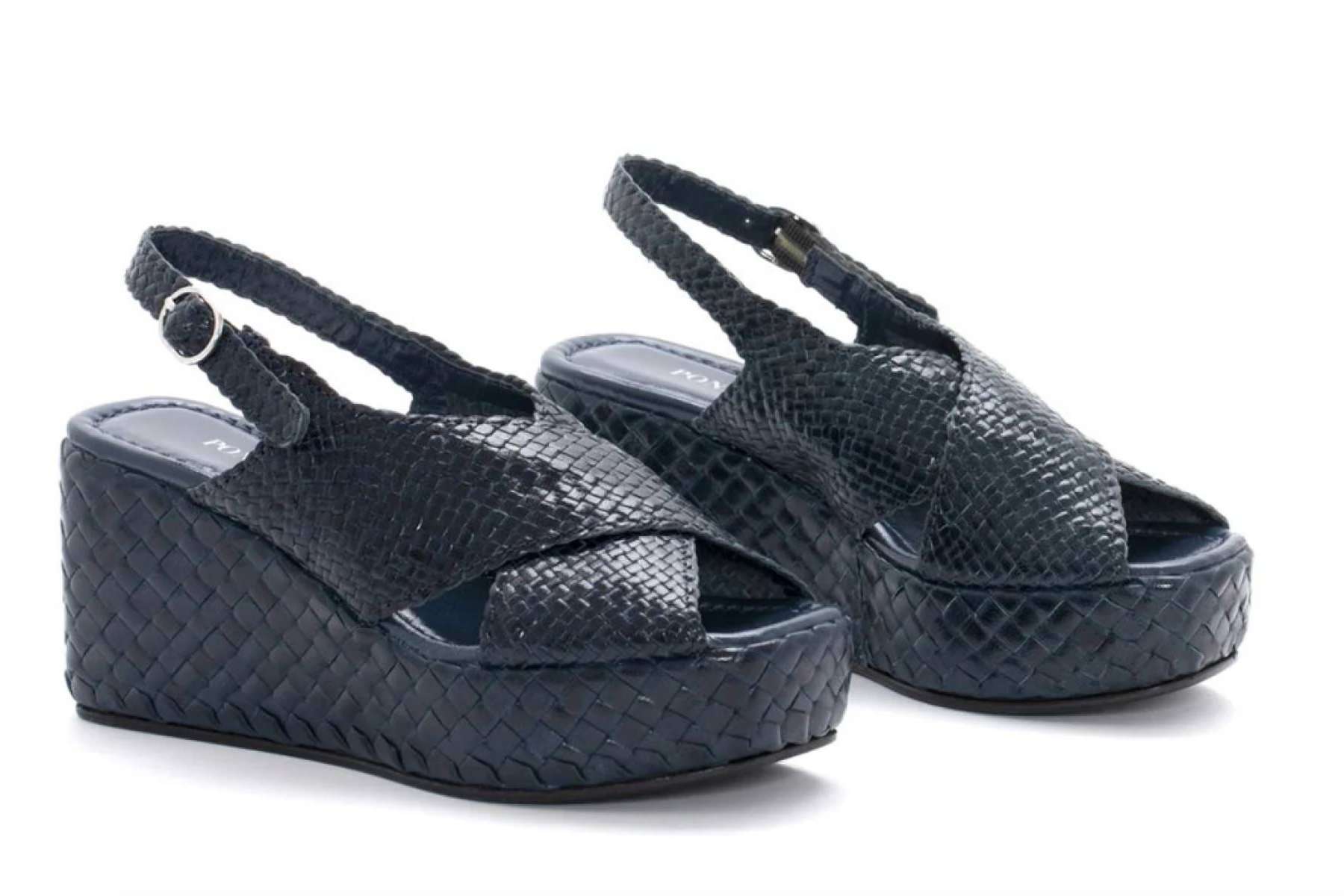 Elegancia primaveral. Descubrir los zapatos trenzados de Pons Quintana