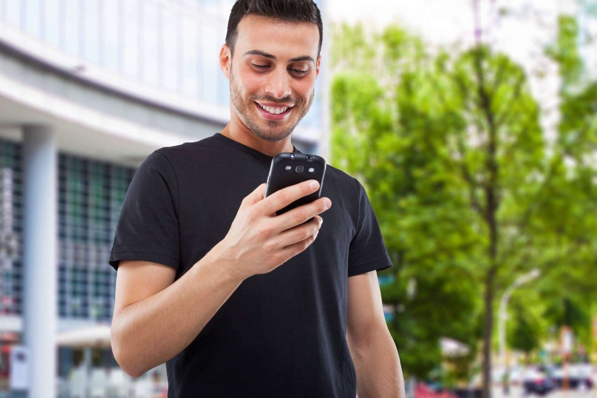 Mobile Learning; conectando empresas con clientes, proveedores y colaboradores a través de hackÜ