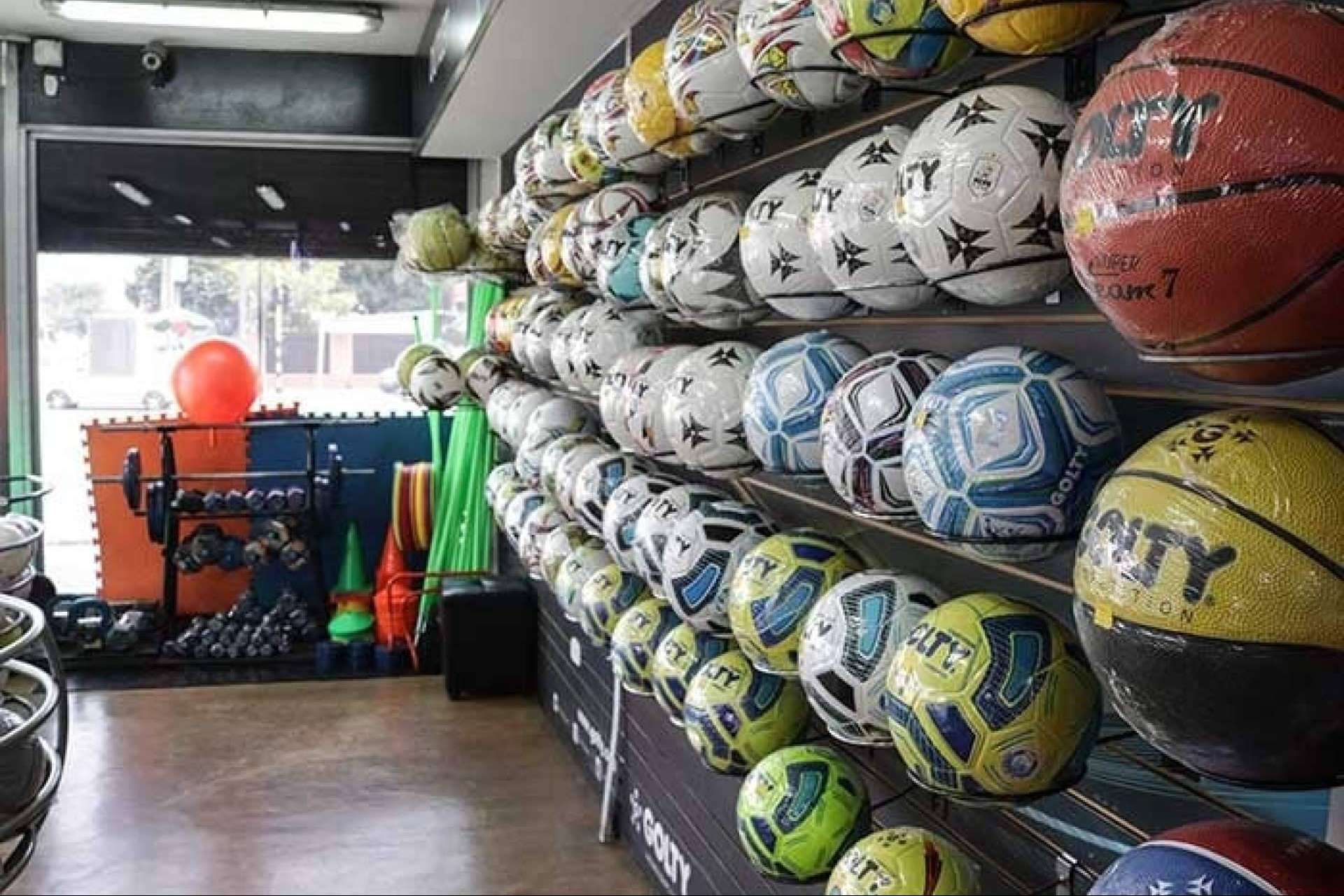 Todo en un solo lugar; así es la tienda deportiva de Golty
